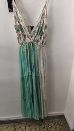 Vestido sin mangas con flores