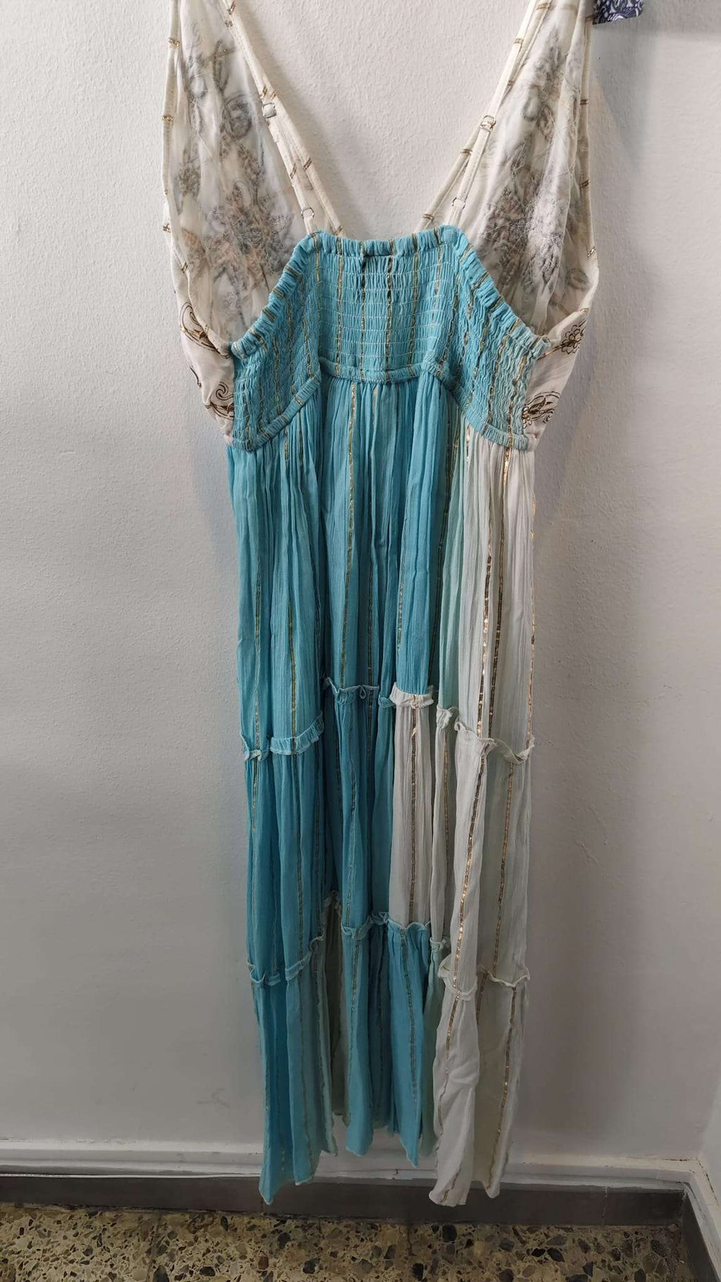 Vestido sin mangas con flores