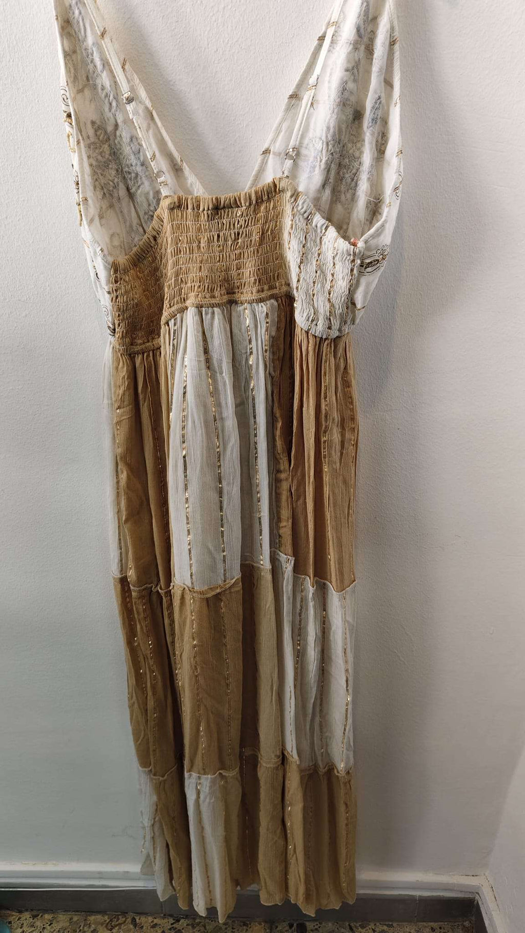 Vestido sin mangas con flores