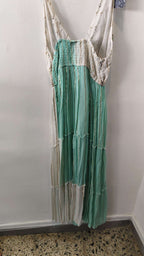 Vestido sin mangas con flores
