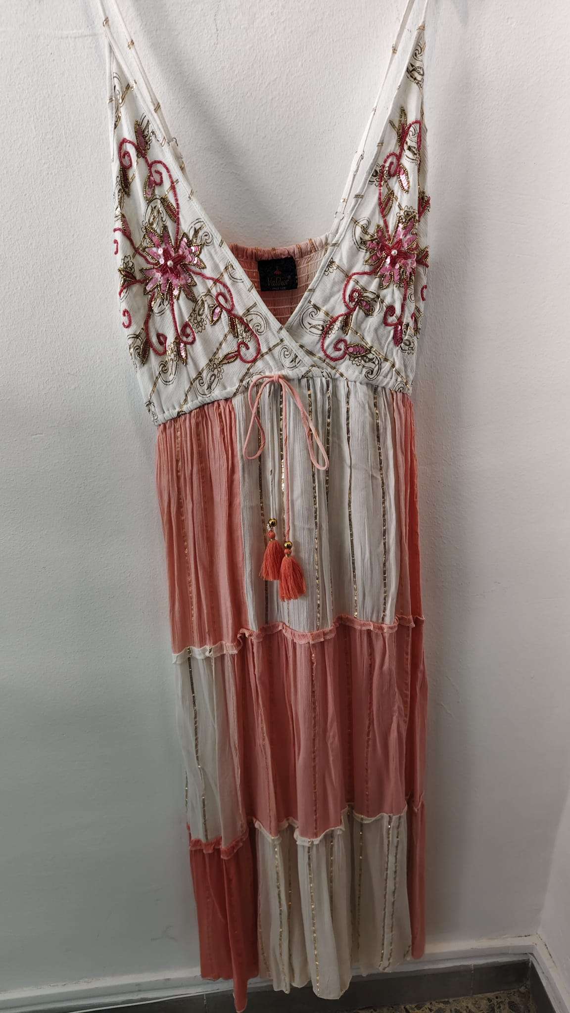 Vestido sin mangas con flores