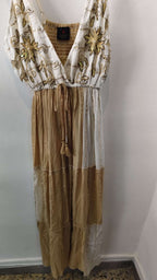 Vestido sin mangas con flores