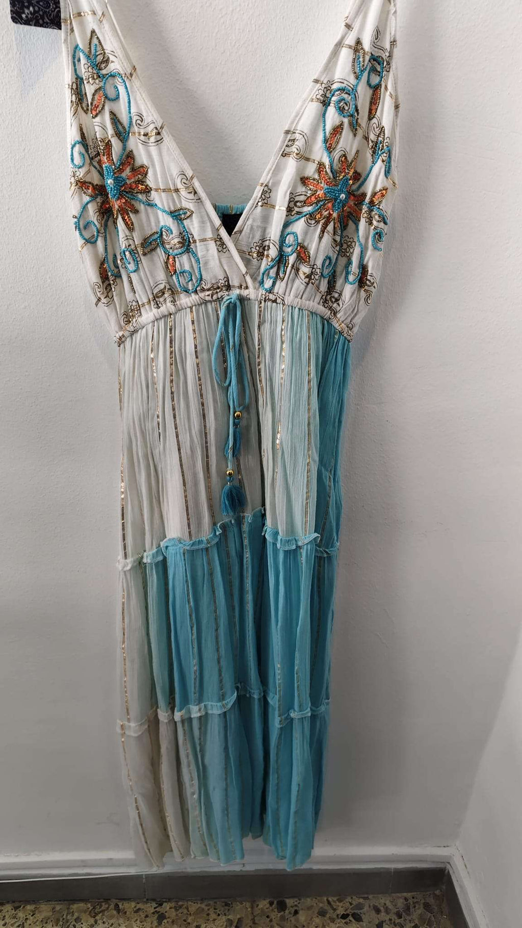 Vestido sin mangas con flores